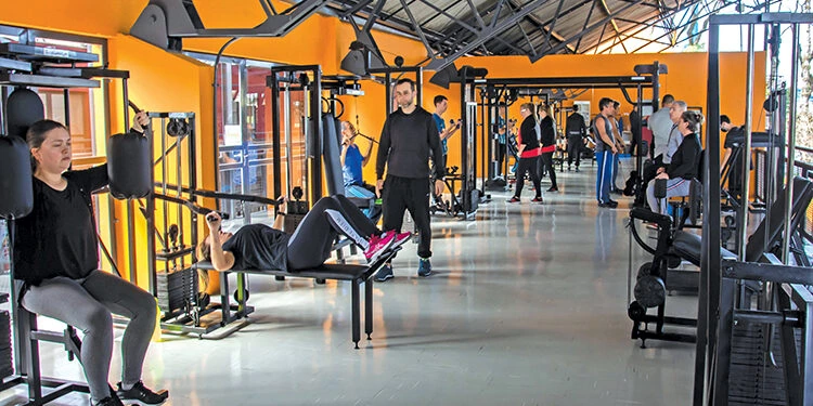 Quadras esportivas do CEL Bairro Novo, um dos equipamentos municipais de Curitiba